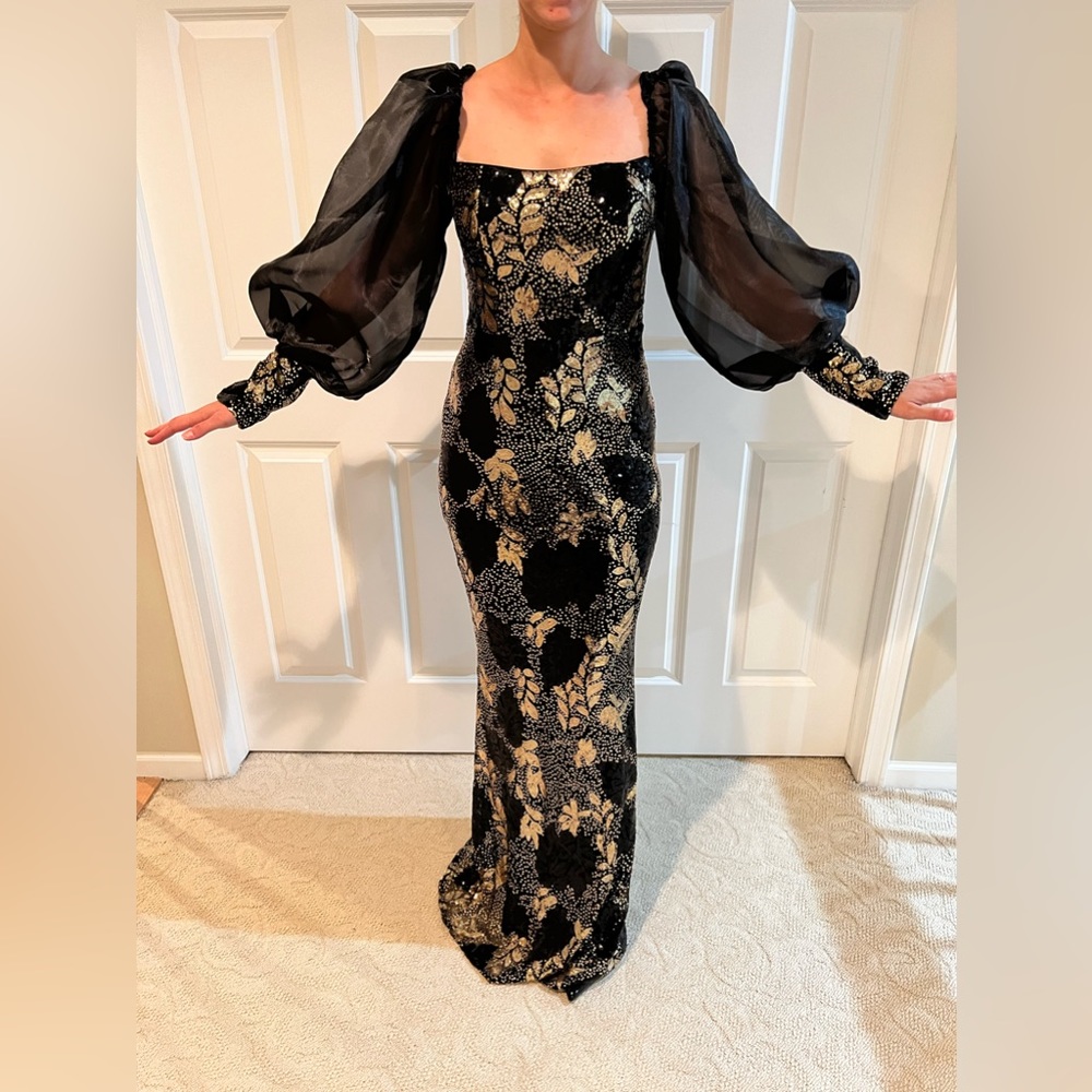 Black and gold Sequin formal dress -size 6/8, length 58 inches - Picture 6 of 7
